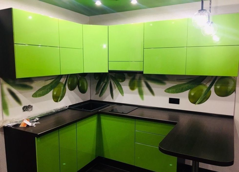 Скинали зеленого цвета для кухни